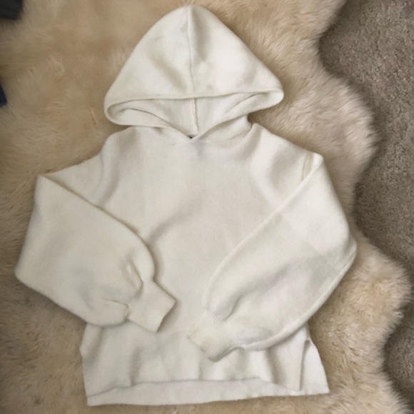 Forever 21 Sweaters - 🧶 Forever21 Balloon Sleeve Sweater Hoodie